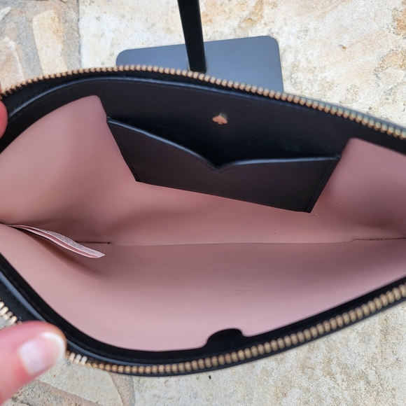 Kate Spade Bi-Color 100% Smooth Italian Leather Large Wristlet - Picture 4 of 5